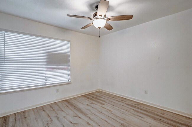 Building Photo - 778 Thicket Ln