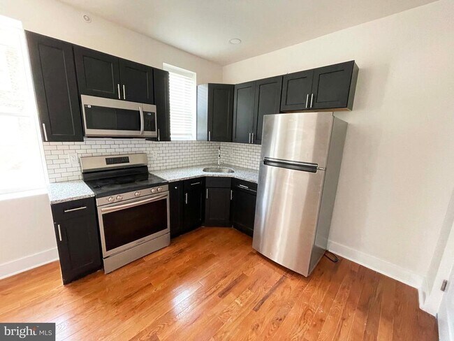Building Photo - 311 S 60th St