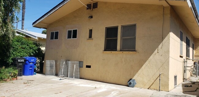 Building Photo - Newly Remodeled 2BR/2BA House in Hillcrest...