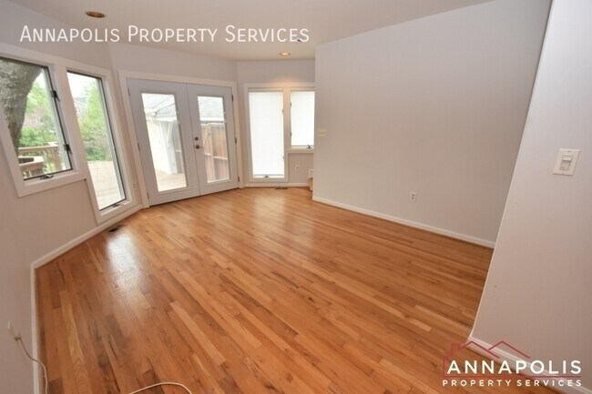 Building Photo - 33 Glen Ave