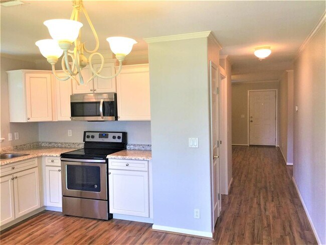 Building Photo - 10003 Summerberry Ln