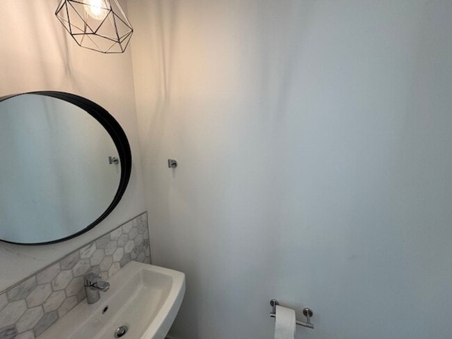 Building Photo - $500 off September! Call for details.