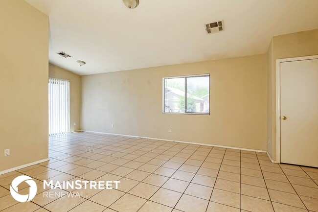 Building Photo - 8923 W La Reata Ave