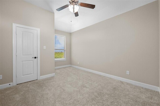 Building Photo - 14014 Phelps Dr