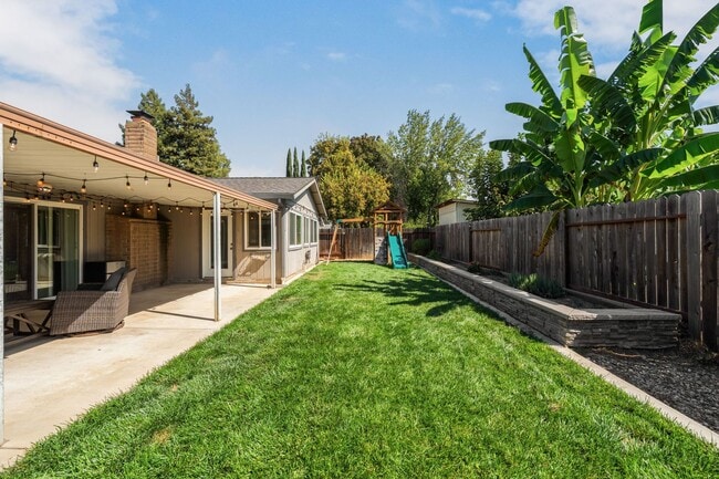 Building Photo - 10222 Sunol Way
