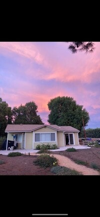 Building Photo - VIEWS VIEWS VIEWS