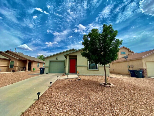 Building Photo - 14214 Lasso Rock Dr