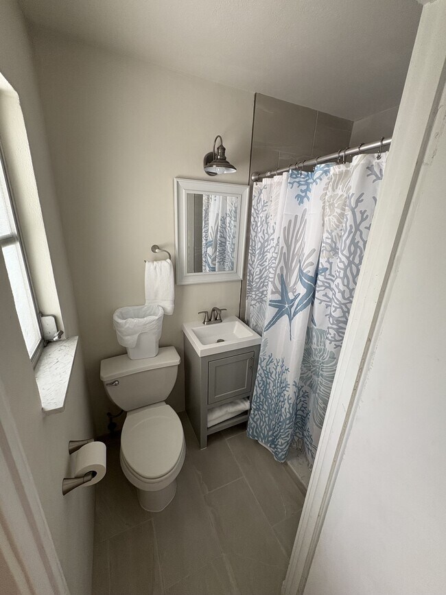 Building Photo - 108 Charles Dr