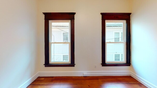 Building Photo - 252 Goffe Terrace