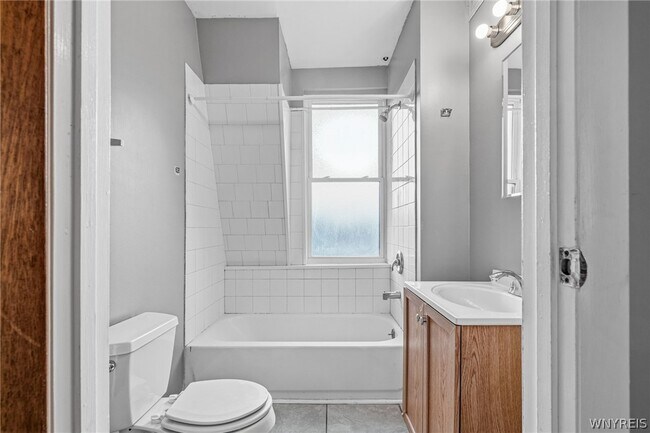 Building Photo - 2111 Seneca St