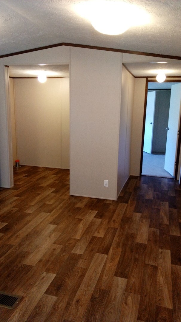 Building Photo - Lovely 2 Bedroom Home in New Home Community-Shadow Oaks