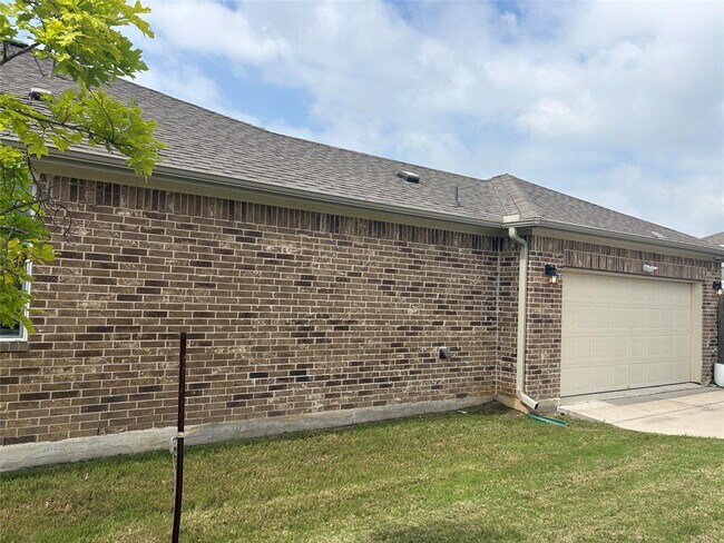 Building Photo - 9200 Margaret Jewel Ln