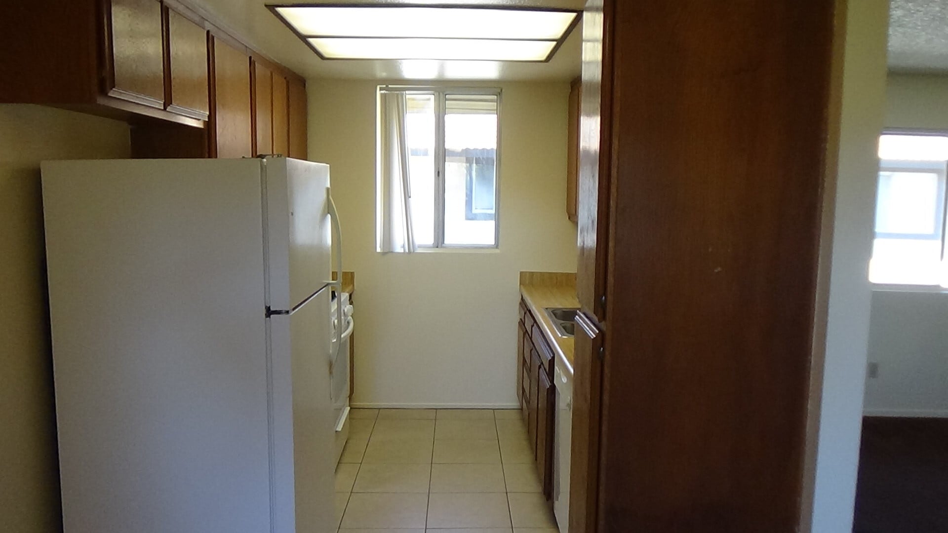 Kitchen - 721 Summerwood Ln