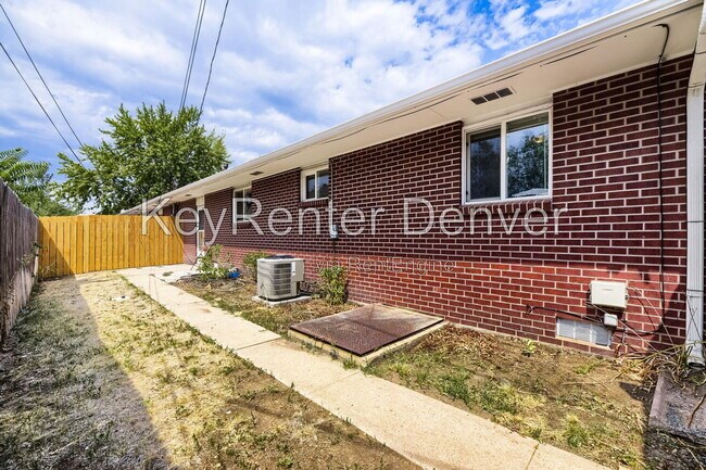 Building Photo - 4280 W Virginia Ave