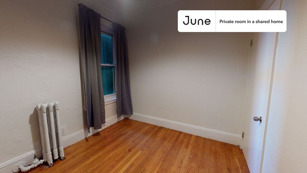 Building Photo - Room in Shared 4 bed/1 bath home