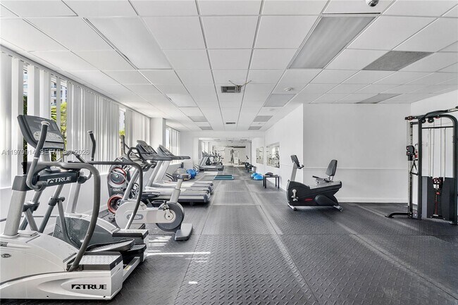 Building Photo - 336 N Birch Rd