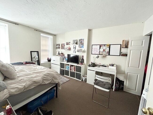 Building Photo - 90 Hammond St