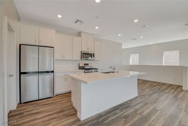 Building Photo - 206 Callen Falls Ave