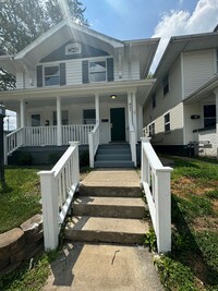 Building Photo - 421 Pritz Ave