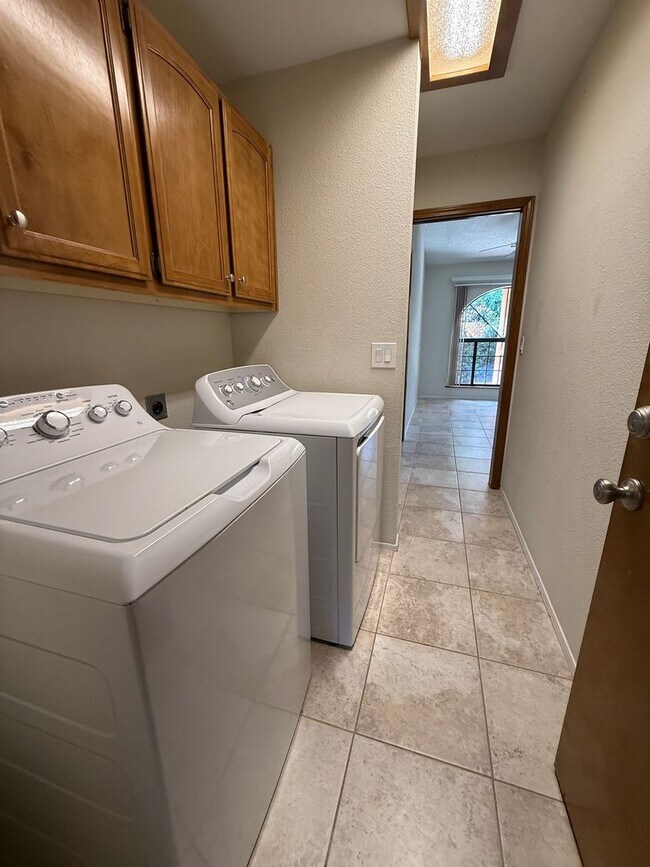 Building Photo - Desirable Uptown Sedona In the Orchards 3 ...