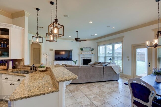 Building Photo - 609 Toulouse Ct