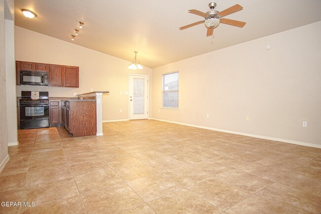 Building Photo - 10692 Canyon Sage Dr