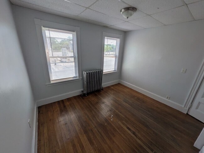 Building Photo - 156 Talbot Ave