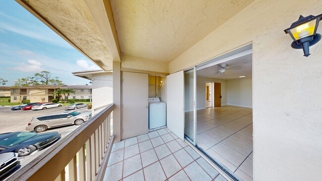 Building Photo - 2BD/2BA Condo in West Palm Beach!!