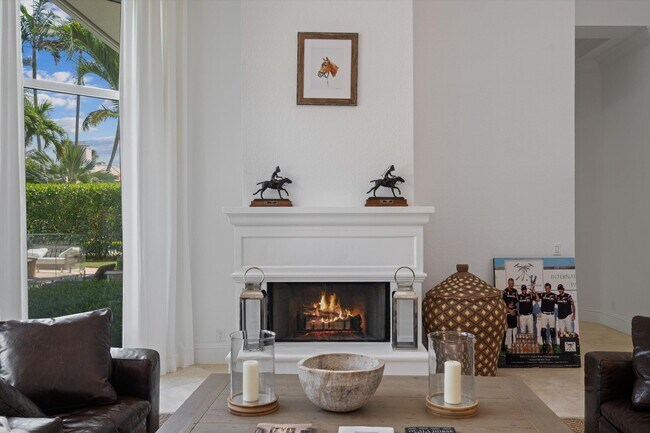 Building Photo - 12820 Mizner Way
