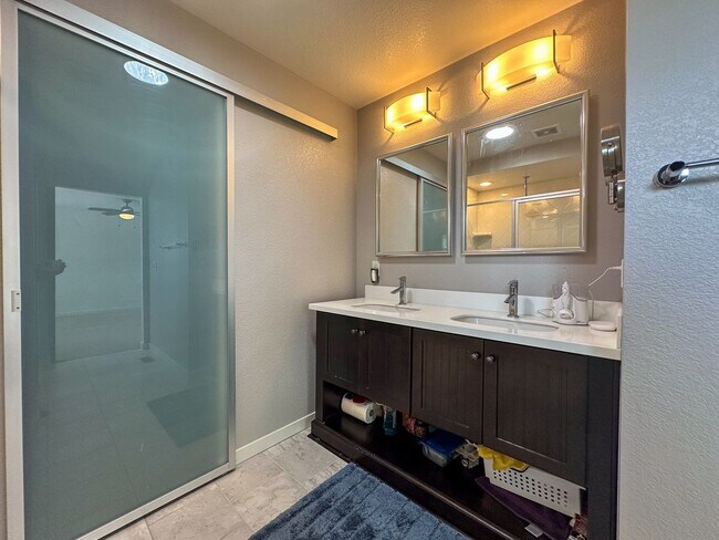 Building Photo - Upgraded 3-Bedroom home in Stepping Stone