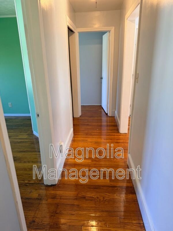 Building Photo - 1217 Oakridge Ave