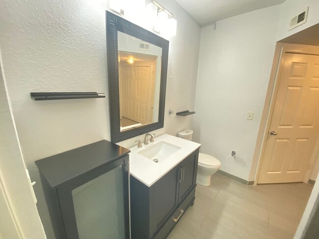 Building Photo - THE GRANDE DOWNTOWN CONDO - 1BR/1BA