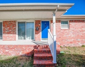 Building Photo - 9512 18th Bay St