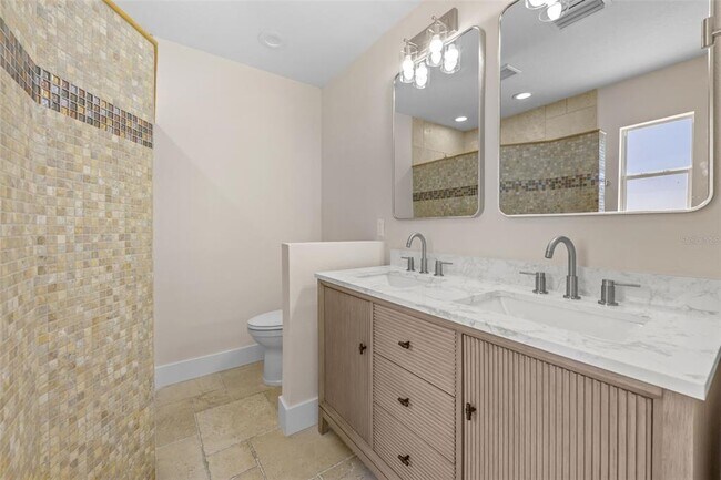 Building Photo - 2026 Bayou Grande Blvd NE