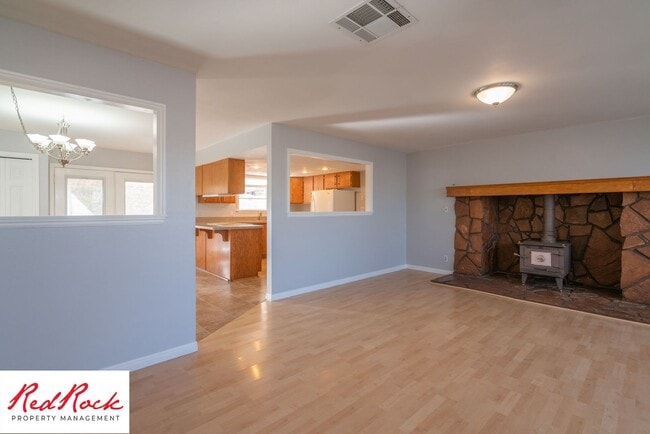 Building Photo - Bright & Spacious 3-Bedroom Home in Washin...