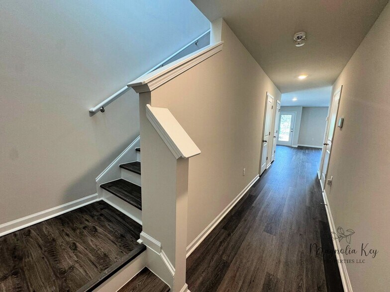 Building Photo - 555 Gemstone Blvd