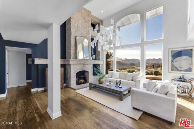 Building Photo - 987 Brookview Ave