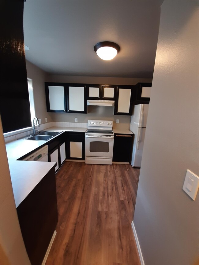 Building Photo - 2950 NE Nikki Ct