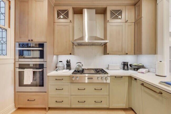 Building Photo - 2274 Fulton St