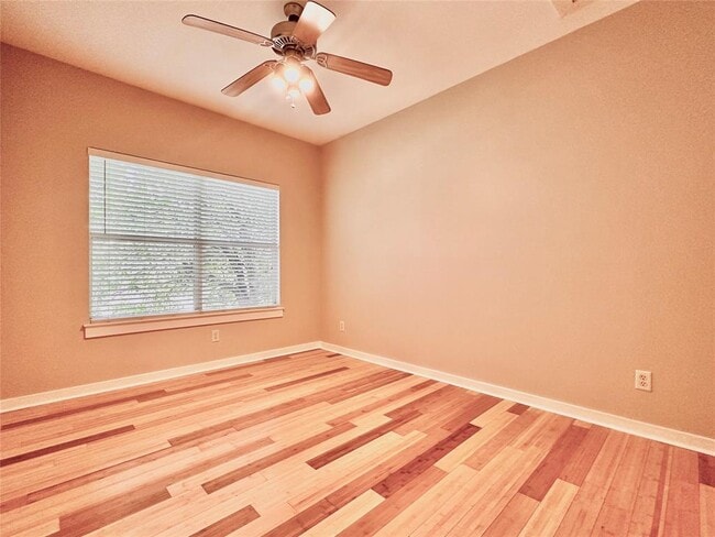 Building Photo - 2106 Cullen Ave