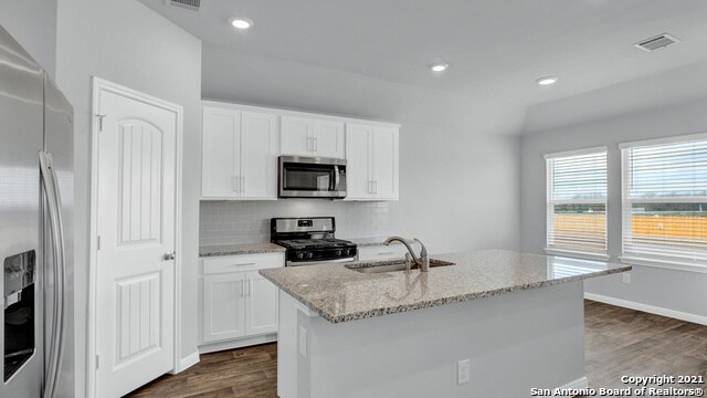 Building Photo - 125 Solitude Dr