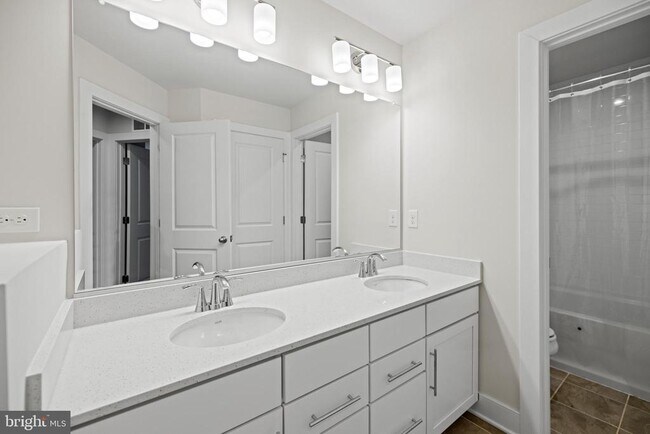 Building Photo - 1548 Meadowlark Glen Rd