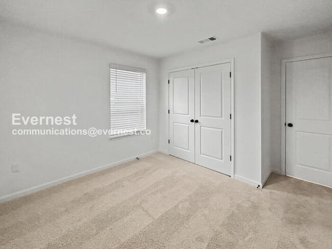 Building Photo - 456 Blair Rd