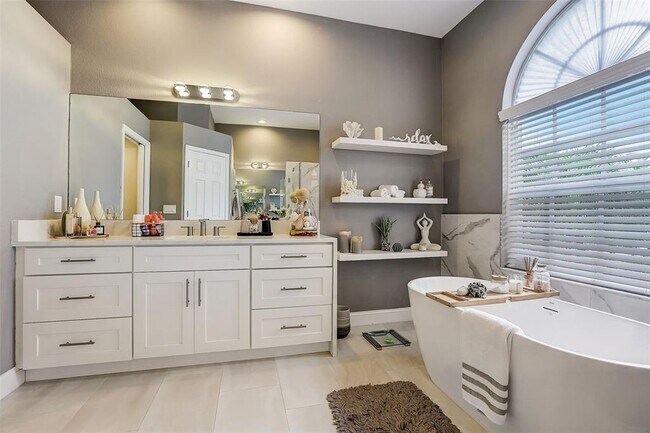 Building Photo - 23338 Dinhurst Ct