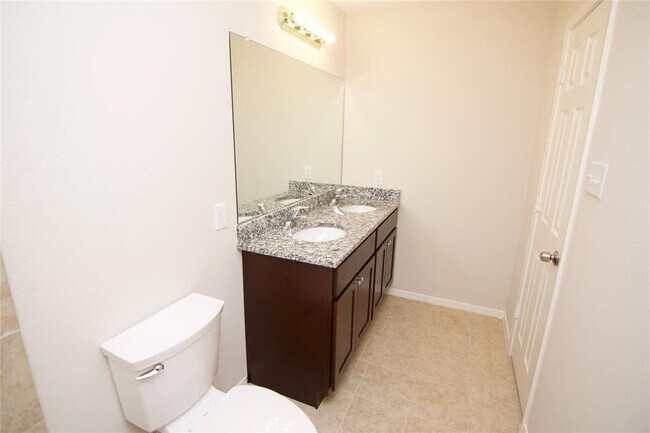 Building Photo - 12039 Clifton Oaks Dr