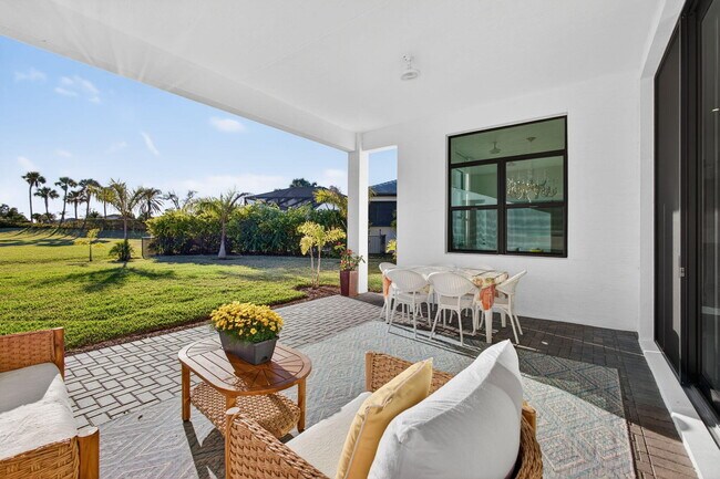 Building Photo - 11460 SW Pietra Wy