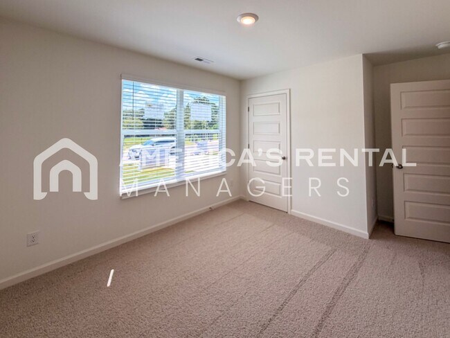 Building Photo - 305 Pne Rdg Dr