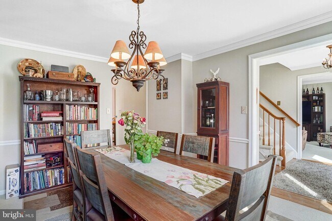 Building Photo - 6302 Shiplett Blvd