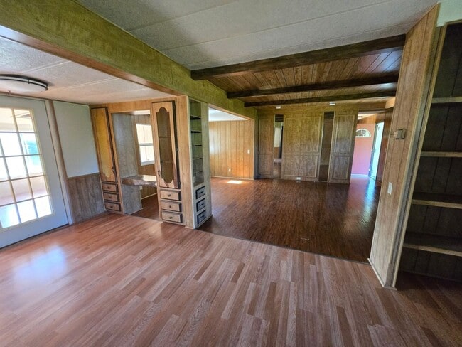 Building Photo - 3bd/2bath Manufactured home Available Now!