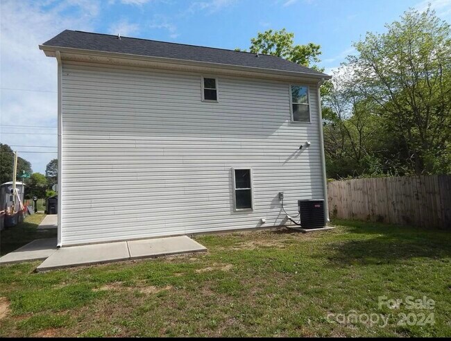 Building Photo - 5637 2nd St